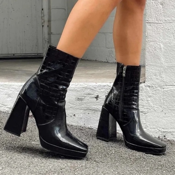Chic Black Croc-Embossed Ankle Boots PRINCESS POLLY Size 8 🖤 - Picture 1 of 8